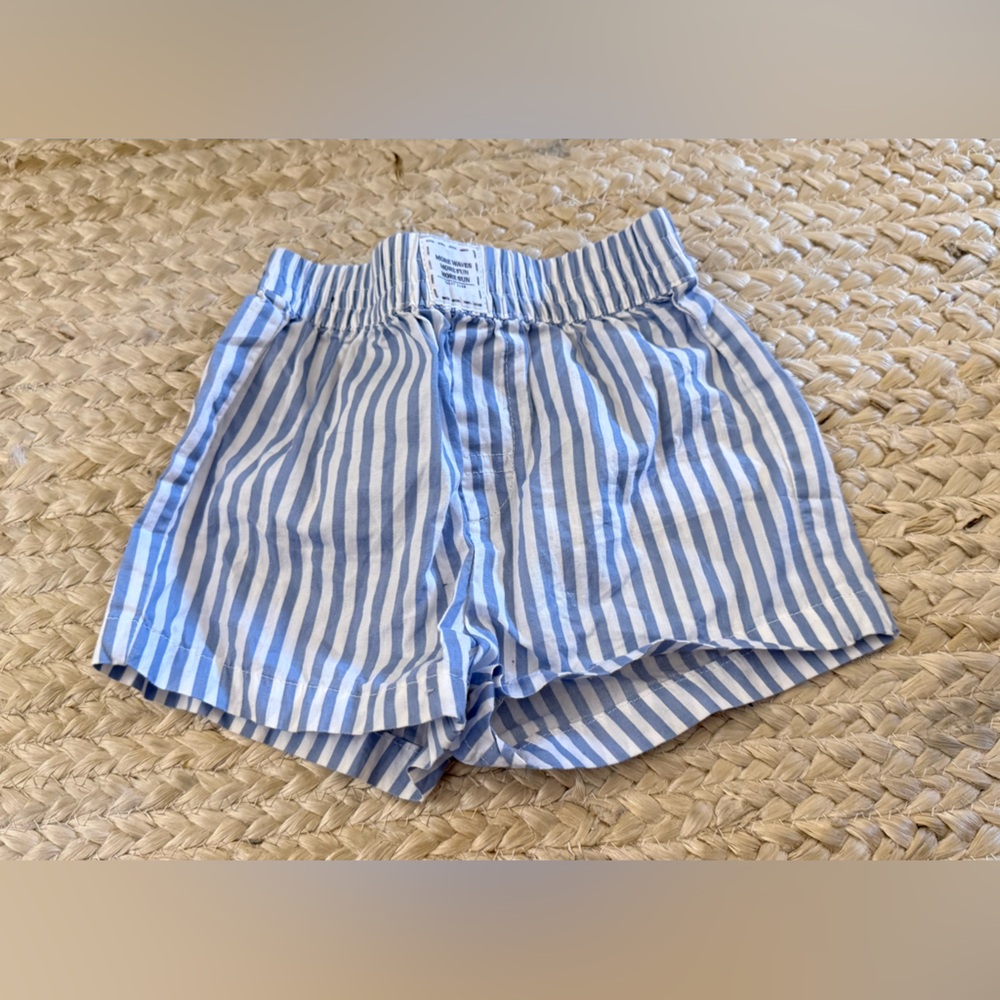 New Grayson striped shorts 18 months